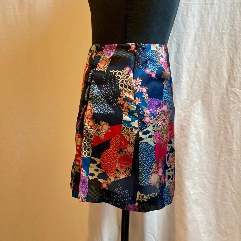 Zara PRINTED SATIN EFFECT MINI SKIRT Size XS- NWOT - Picture 3 of 4